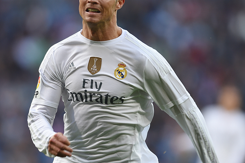 KaKAO 赵信的枪如龙，捡起蓝色 Wolf ，而 Gwen 唱着向前冲。 Puff 队伍赢回一城