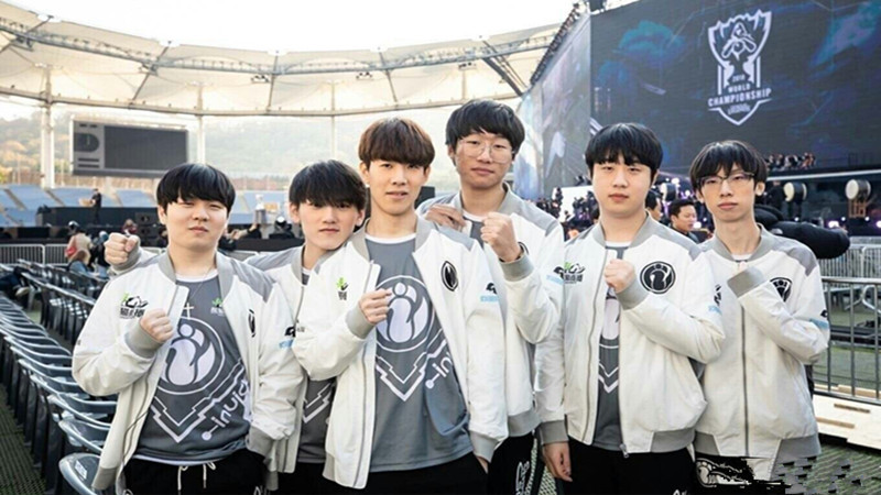 NiP 和 Fluxo 在 2025 年 StarLadder 布达佩斯 Major 第一阶段的首个比赛日以胜利结束