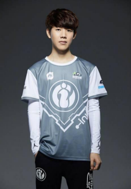 Team Secret 将 JRemY 挤上替补席，并与 2GE 分道扬镳