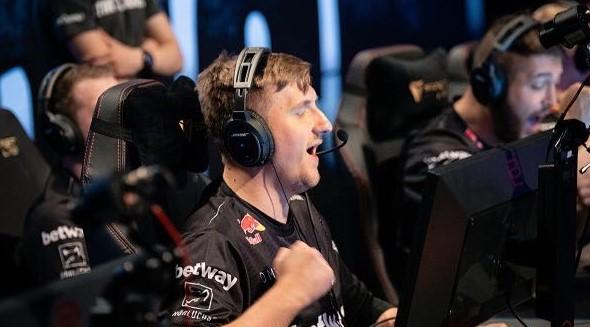 英文采访Doggo：SwordArt比较会制止我那些比较冲动的举动