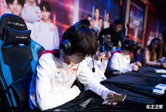 TeSeS： ＂我知道随着时间的推移，我会成为一个非常好的锚点选手＂