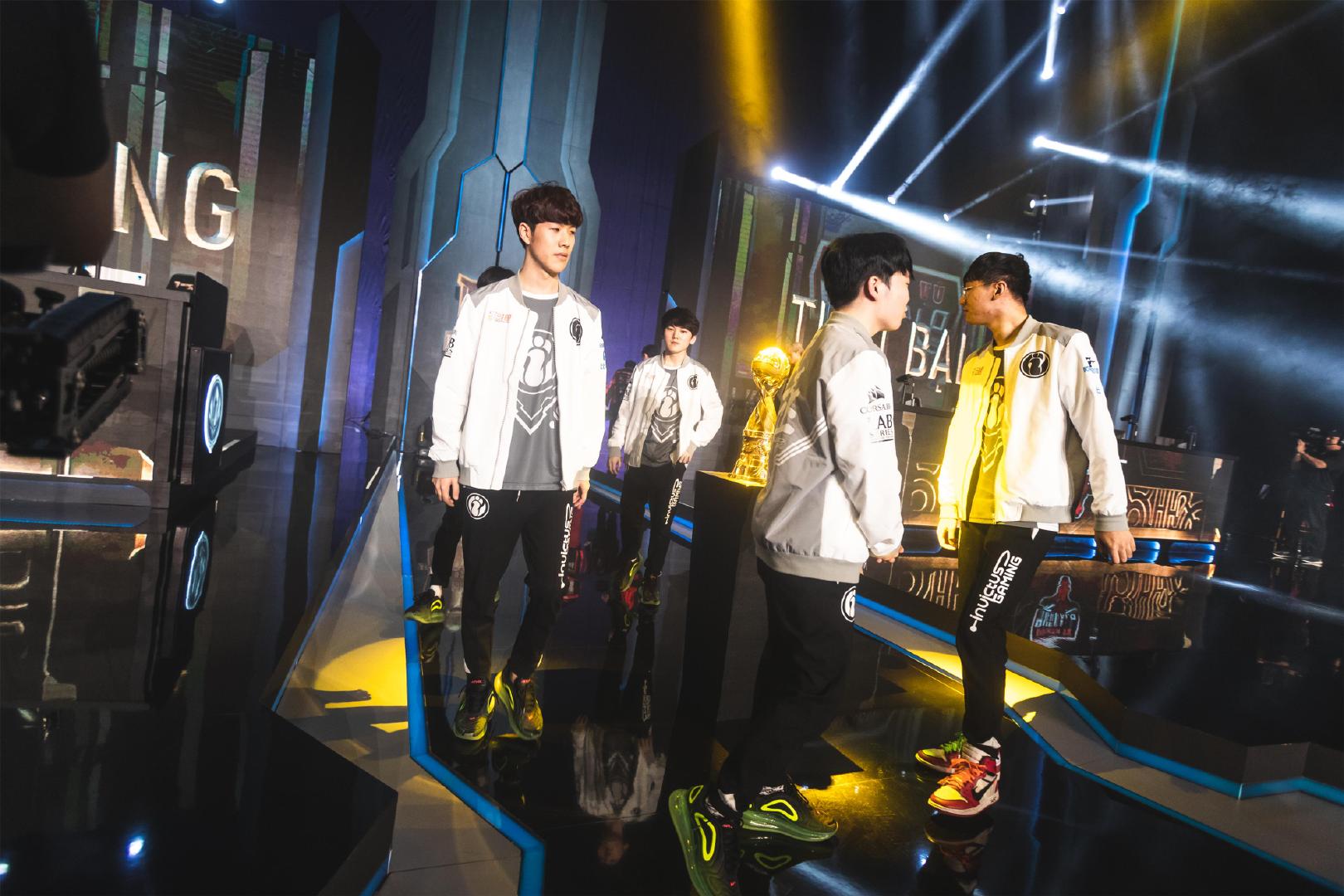 【战报】德杯淘汰赛 TES 3-0 RNG：三线全优节奏拉满 TES势如破竹零封对手